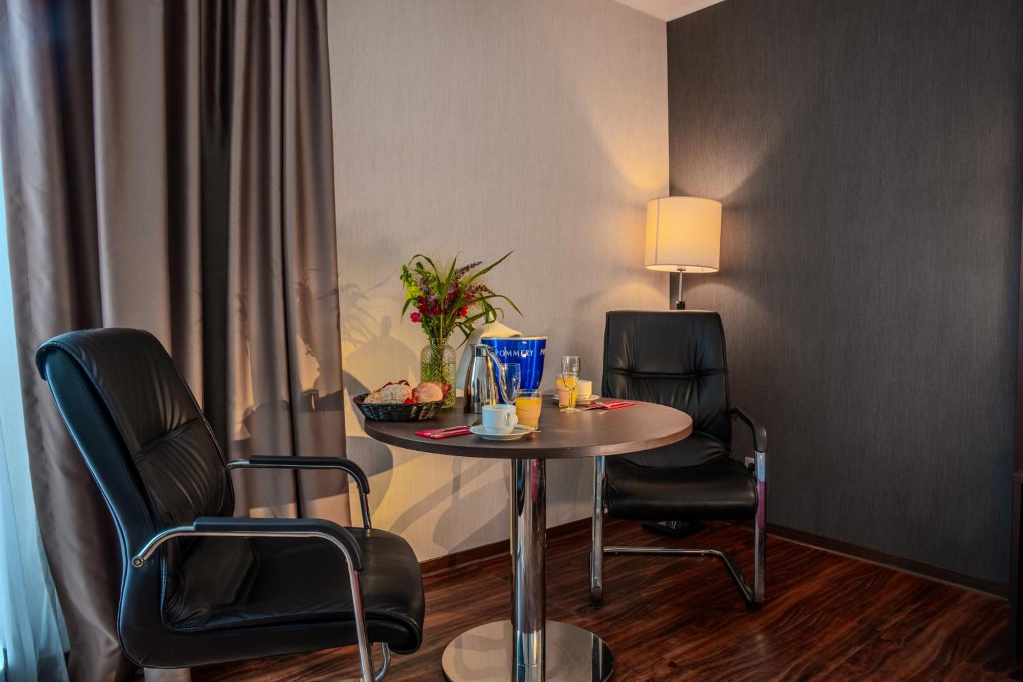 Airways Hotels Frankfurt Airport West رونهيم الغرفة الصورة