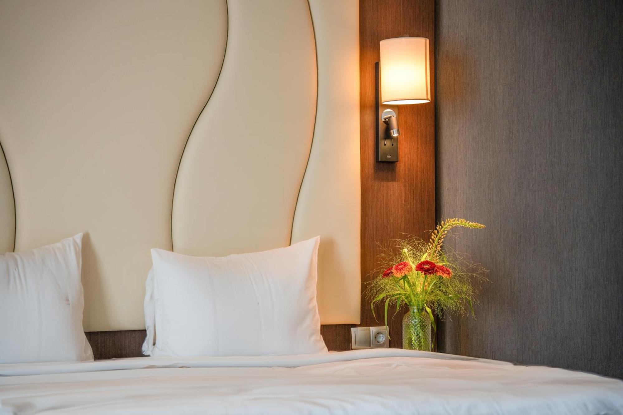 Airways Hotels Frankfurt Airport West رونهيم الغرفة الصورة